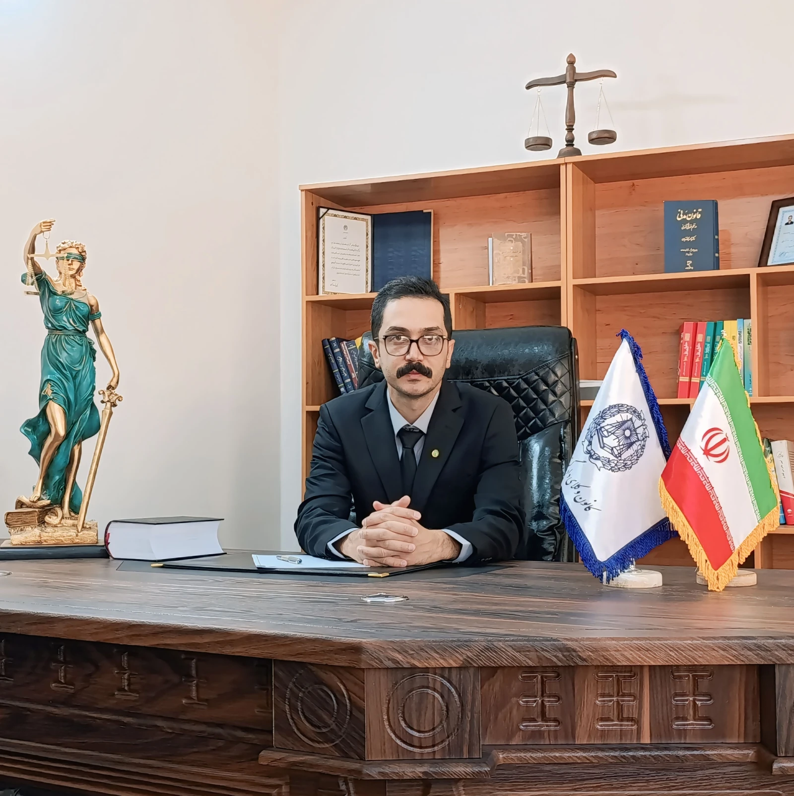 تصویر دفتر سعید احدی